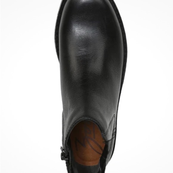 Zodiac Shiloh Black Leather Ankle Boots - Picture 4 of 7